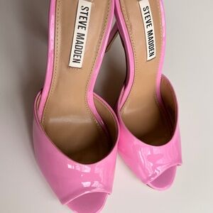 Le Pink Pump! Peep-toe Mules in (Barbie) Pink - Size 6 by Steve Madden